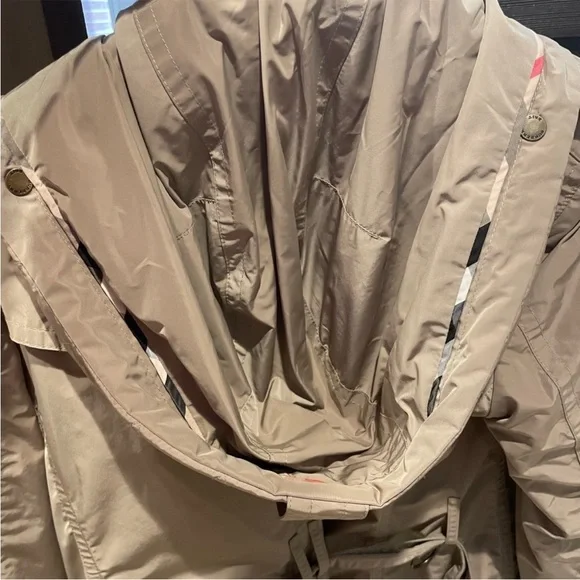 Burberry Double-Breasted Tan Trench Coat - Picture 4 of 7